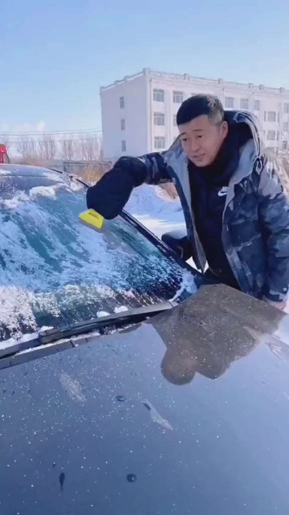 WarmRide™ Heated Snow Scraper video
